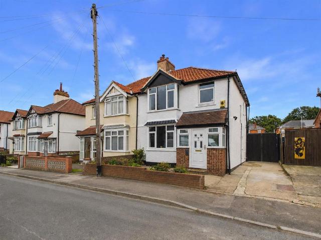 House for sale in Gloucester, Gloucestershire