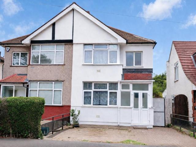 House for sale in London Borough of Hounslow, Feltham