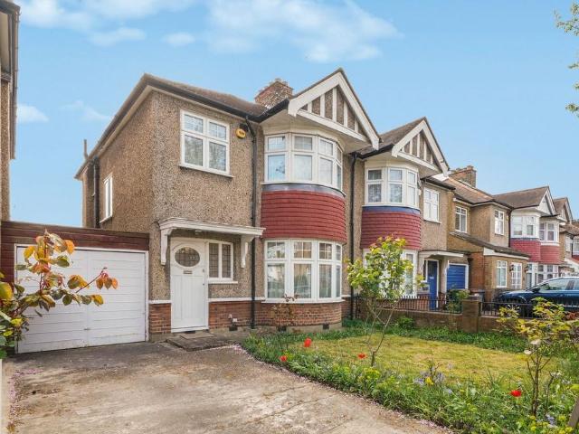 House for sale in Lane, Greater London