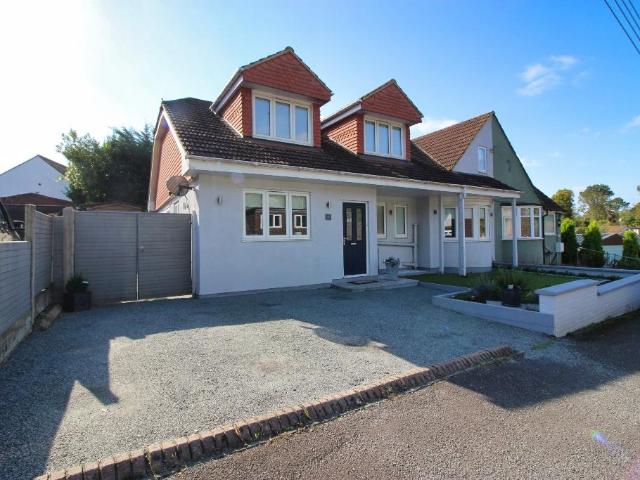 House for sale in The Butts, Kent