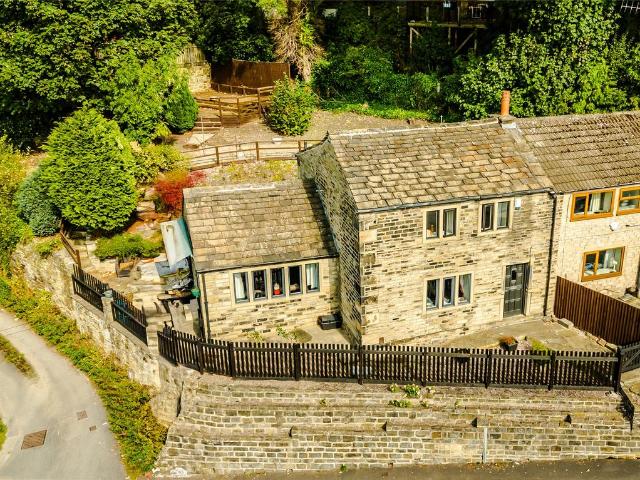 House for sale in Lascelles Hall, Kirkburton