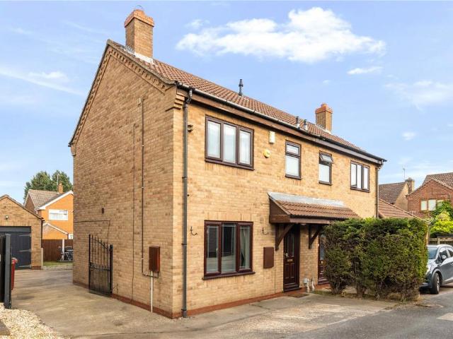 House for sale in Broughton, Greater Lincolnshire