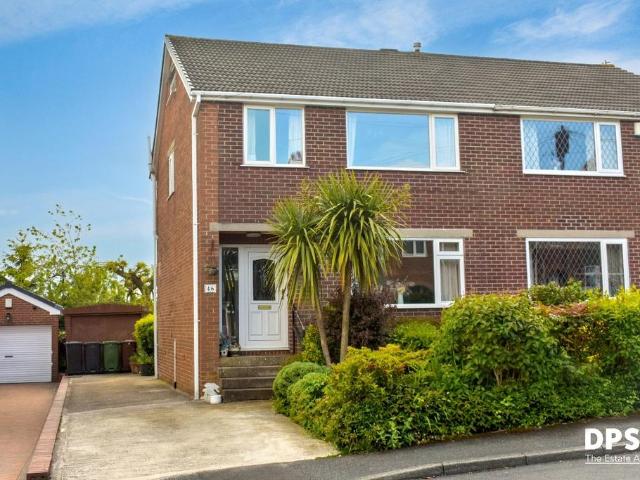 House for sale in Gildersome, West Yorkshire