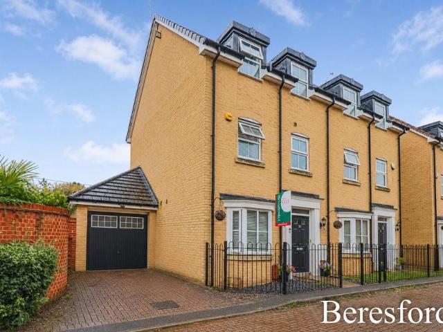 House for sale in Duton Hill, Essex