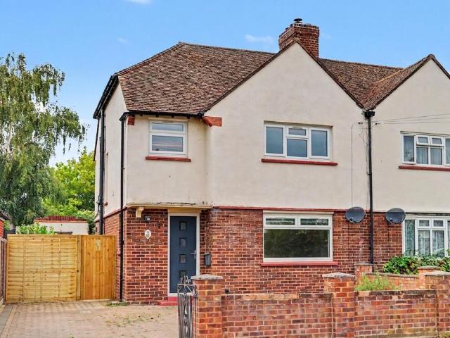 House for sale in West End, Elmbridge