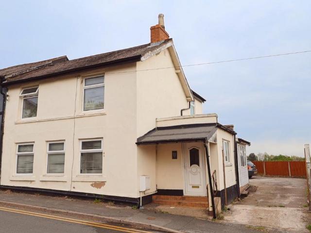 House for sale in Lodge, New Broughton