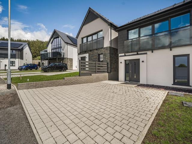 House for sale in Rassau