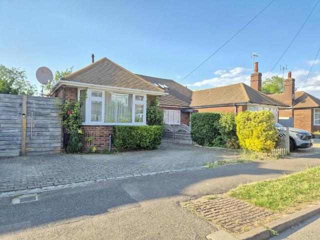 House for sale in Woodside Estate, Houghton Regis