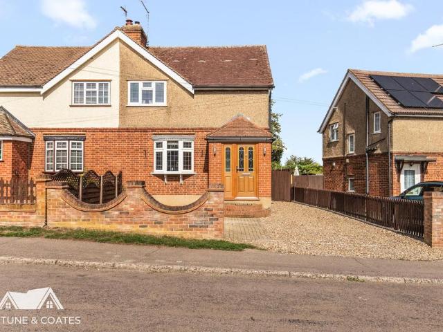 House for sale in Roydon, Epping Forest