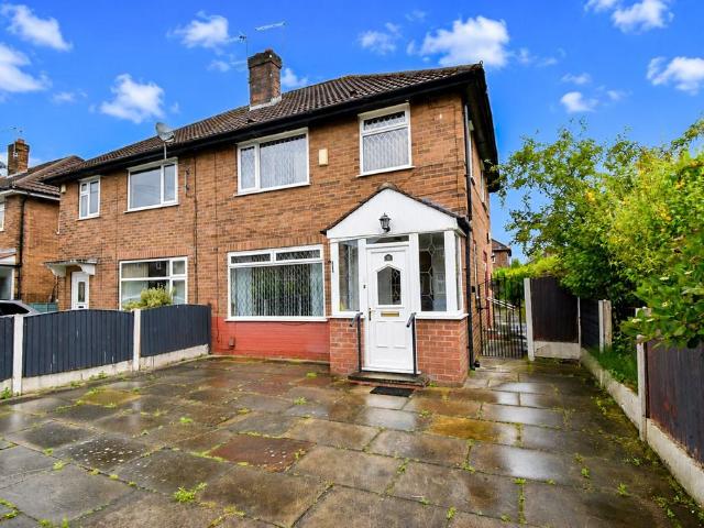 House for sale in Gorse Hill, Trafford Park