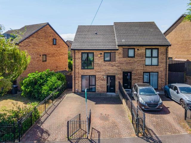 House for sale in Wombwell, South Yorkshire