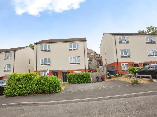 House for sale in Dalton, South Yorkshire