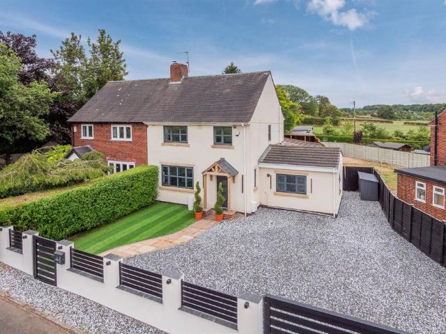 House for sale in Hoo Green, High Legh