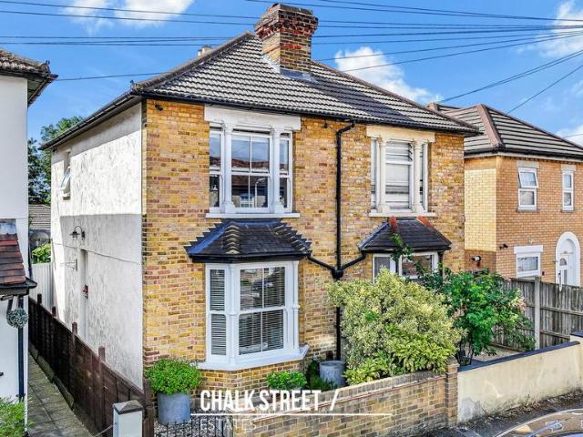 House for sale in Gidea Park, Greater London