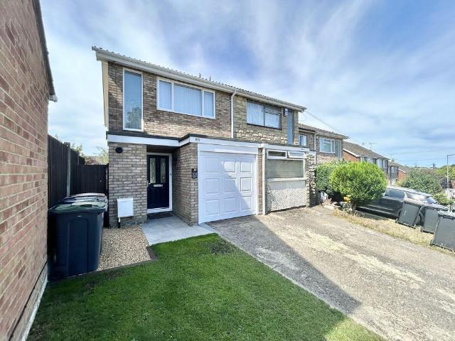House for sale in Lewsey Farm, Luton