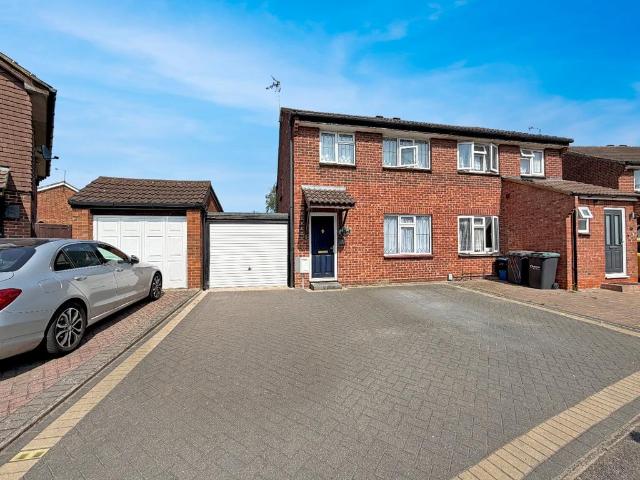 House for sale in Warden Hill, Luton