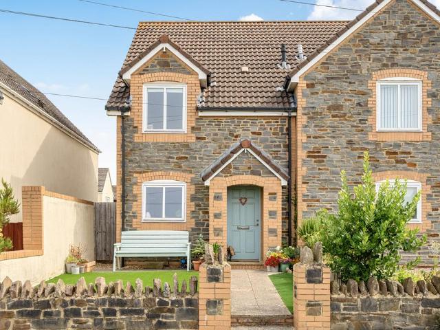 House for sale in Westerleigh, West of England