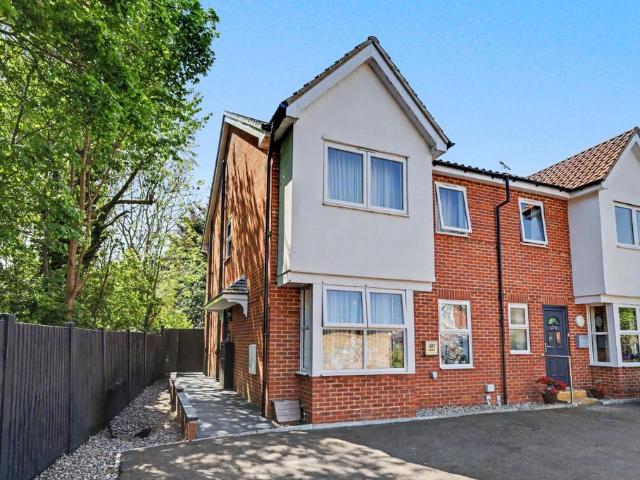 House for sale in Vange, Essex