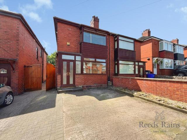 House for sale in Joiner's Square, Hanley