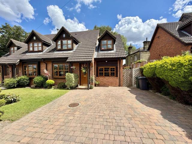 House for sale in Cleckheaton, West Yorkshire