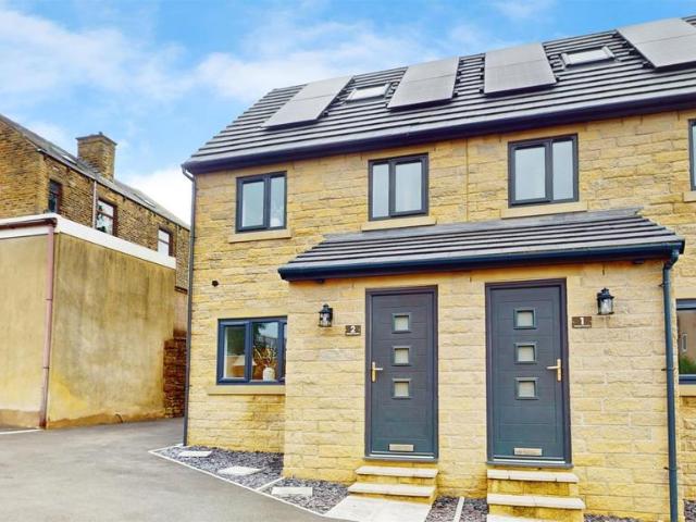 House for sale in Buttershaw, West Yorkshire