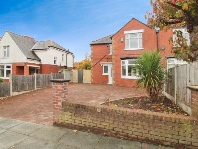 House for sale in Besses o' th' Barn, Bury
