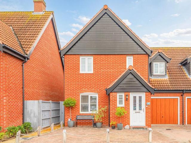 House for sale in Bradwell, Great Yarmouth