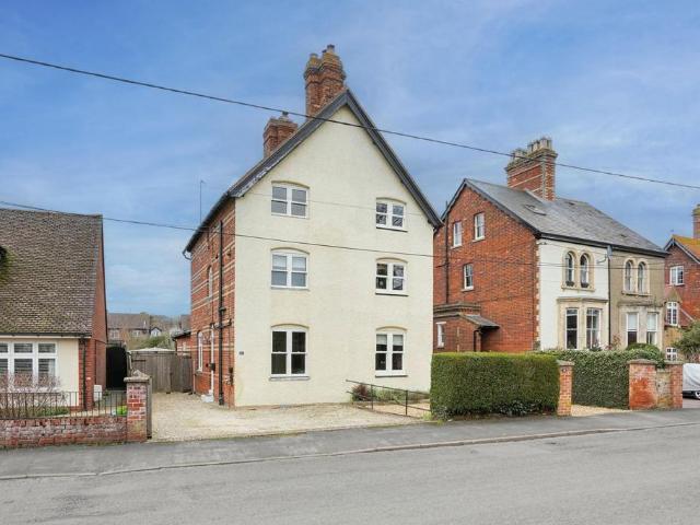 House for sale in Caldecott, Dromore