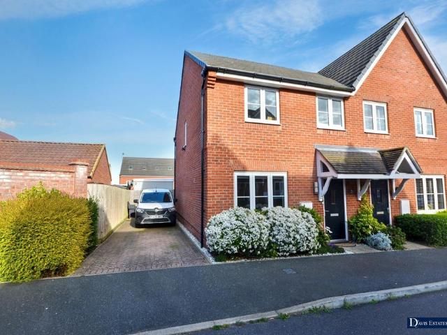 House for sale in Steeple View, Essex