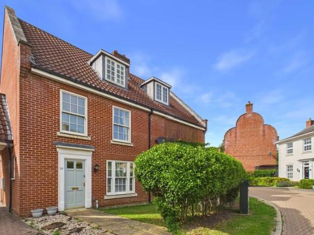 House for sale in Moreton Hall, Chedburgh