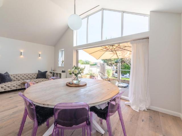 House for sale in Southborough, Sandown Park