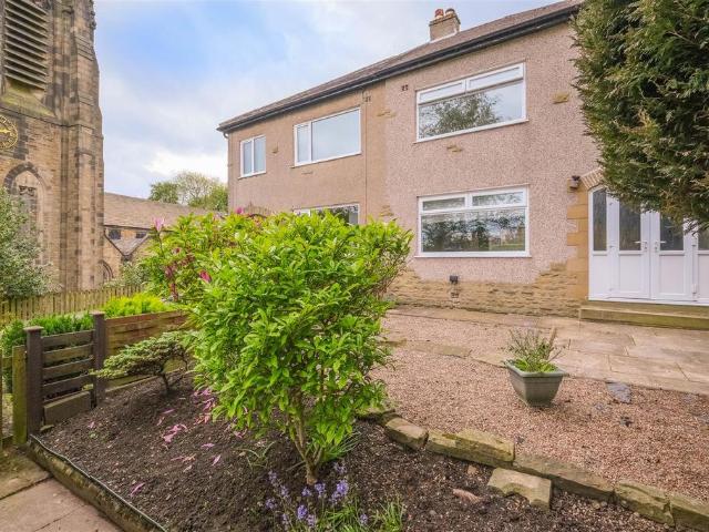 House for sale in Northowram, West Yorkshire