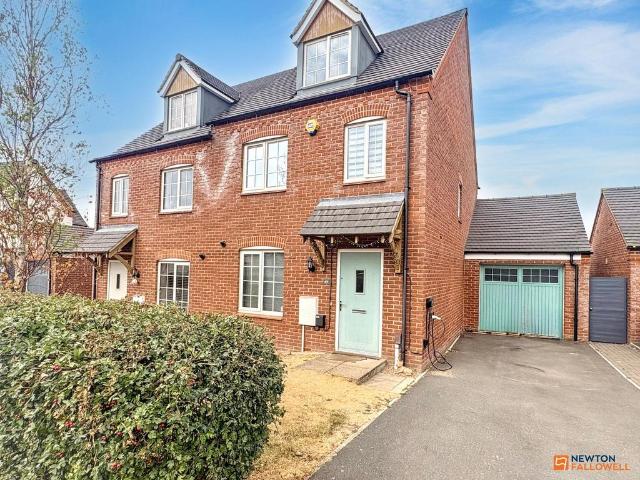 House for sale in Hugglescote, Leicestershire