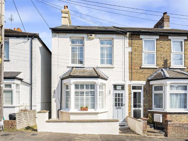 House for sale in The Butts, Kent