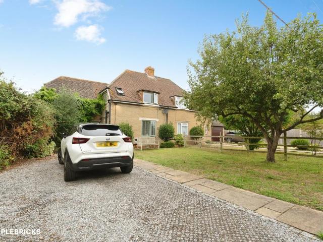 House for sale in Littlecote, West Sussex