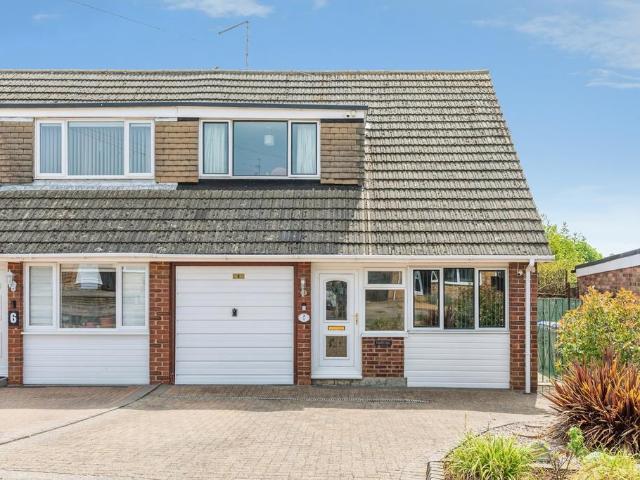 House for sale in Northampton, Northamptonshire
