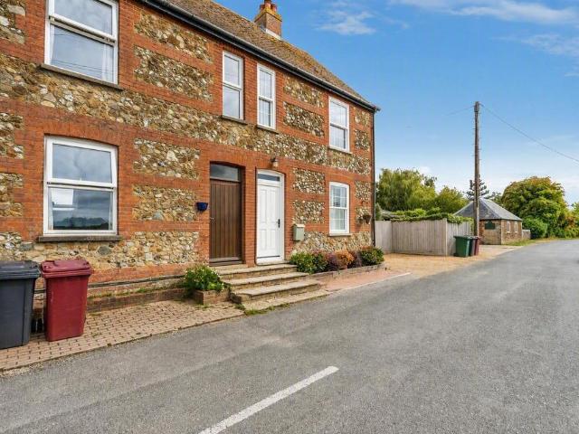 House for sale in Littlecote, West Sussex