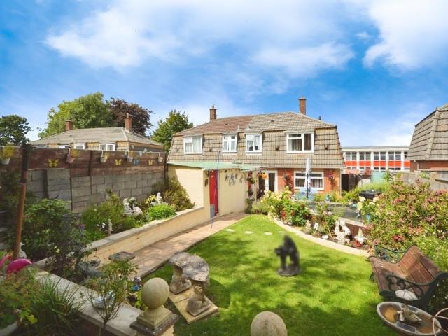 House for sale in Feckenham, City Of Bristol