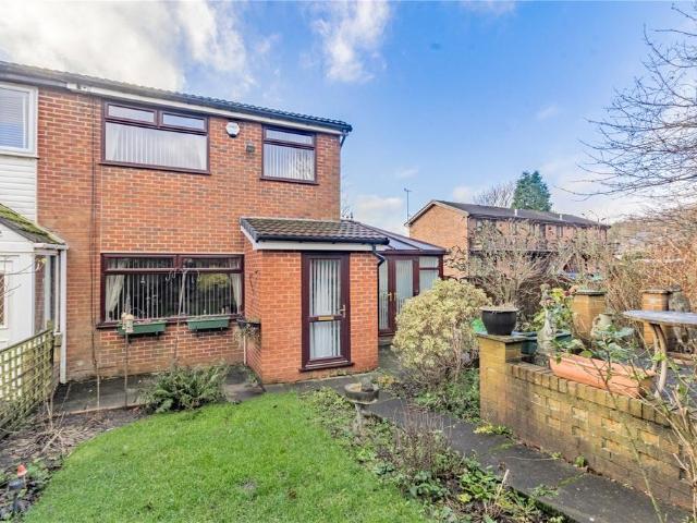 House for sale in Haugh, Burnedge