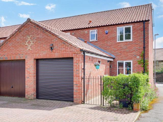House for sale in Gedling, East Midlands