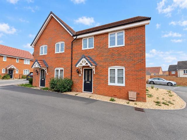 House for sale in Priors Hall Park, Weldon