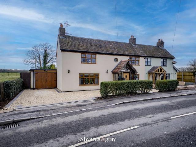 House for sale in Gun Hill, Warwickshire