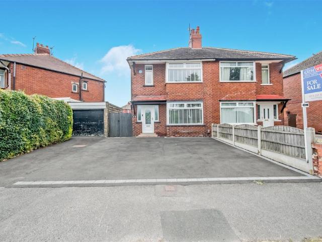 House for sale in Wortley, West Yorkshire