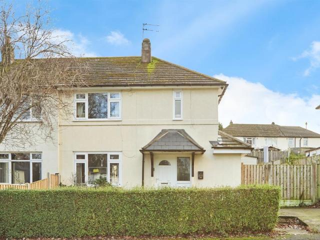 House for sale in Moor Allerton, West Yorkshire