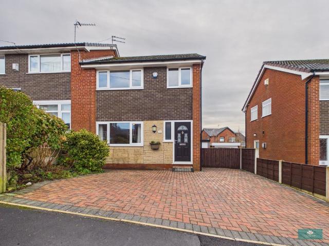 House for sale in Shaw and Crompton, Pendock