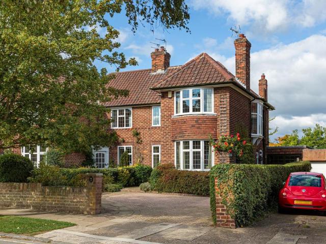 House for sale in High Field, York