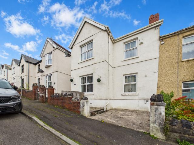 House for sale in Cimla, Briton Ferry
