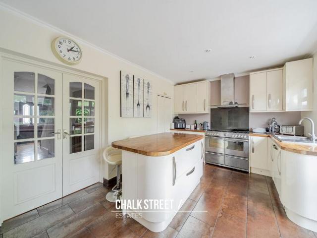 House for sale in Elm Park, Greater London