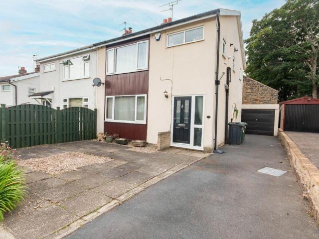 House for sale in Priestthorpe, Crossflatts