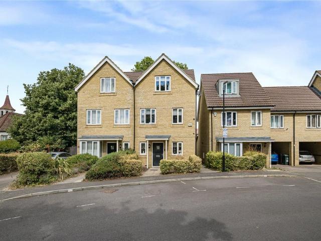 House for sale in Stone, Dartford